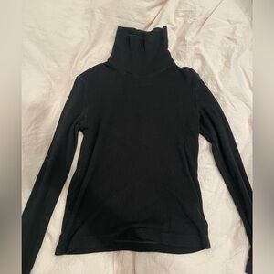 Uniqlo Black Turtleneck Top